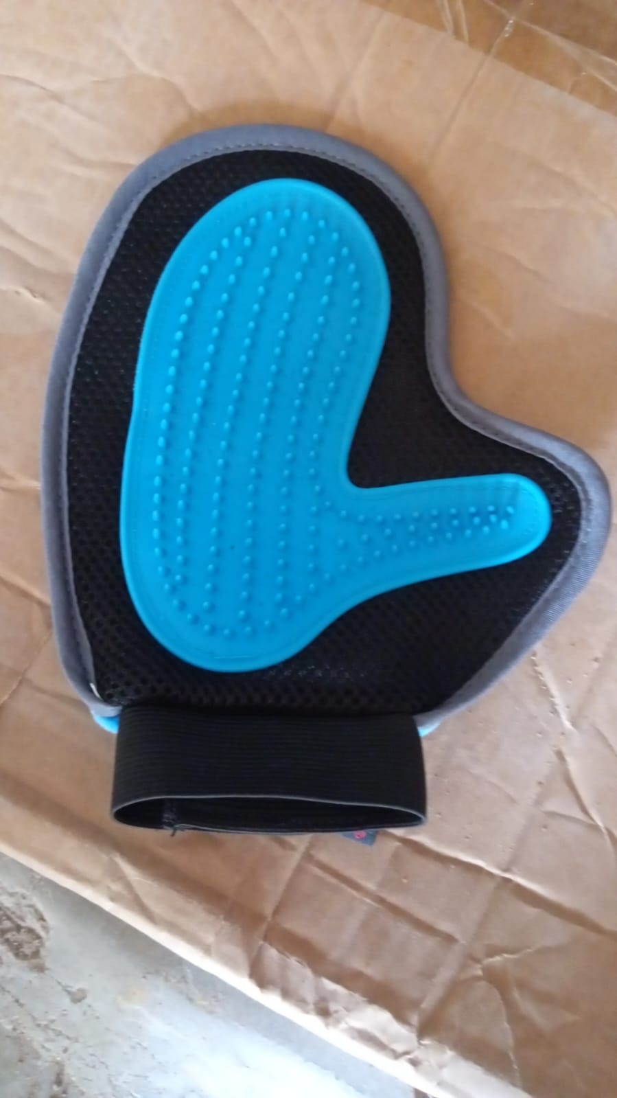 Pet Grooming Glove – Deshedding Brush & Hair Remover Mitt (1 Pc)