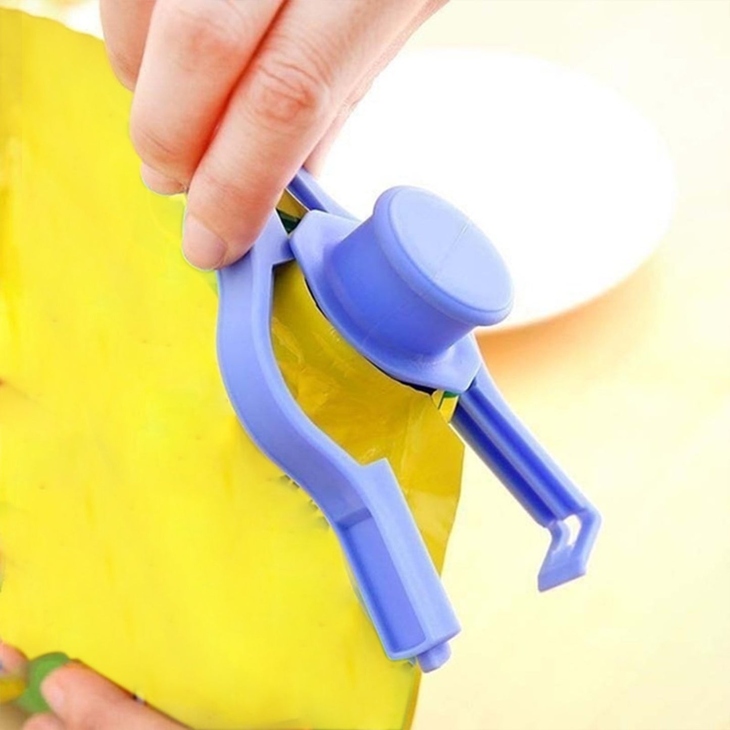 2499 Food Bag Clip Seal and Pour Storage Clip