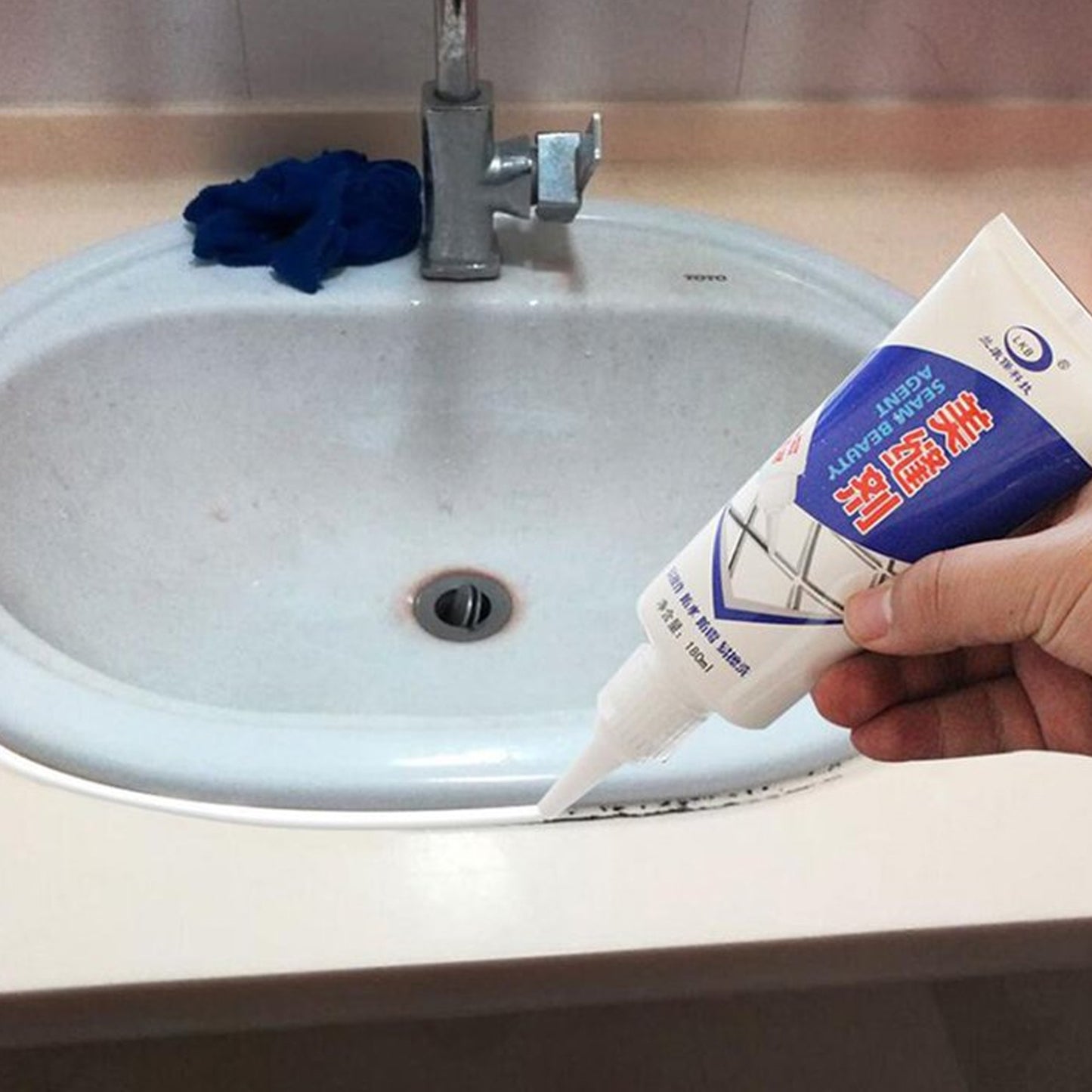 17747 Waterproof Tile Gap & Crack Filler Sealant (180 ml)